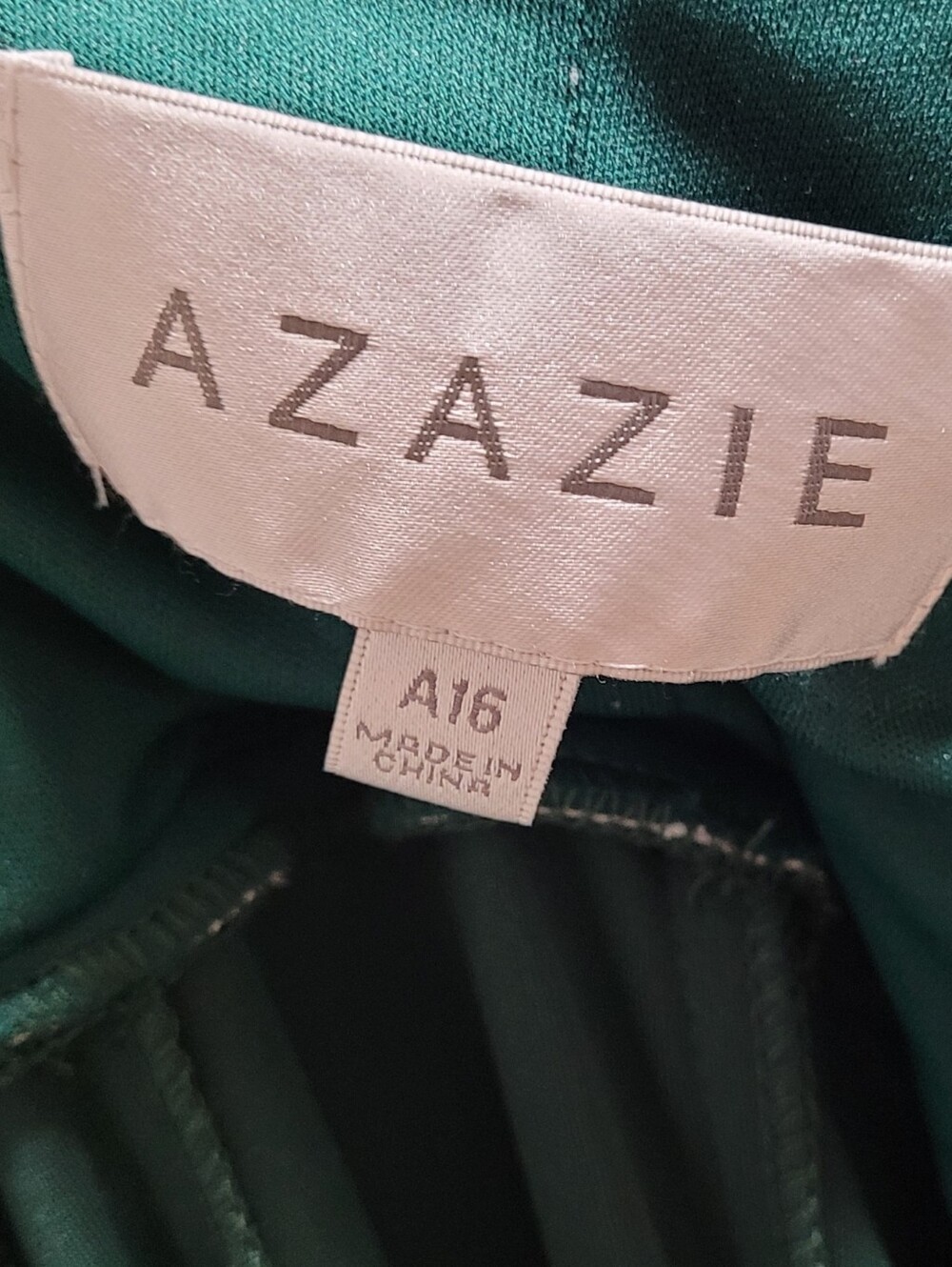 Azazie Rare Charlize Emerald Green Velvet A-line Keyhole One-Shoulder Maxi Dress - Picture 10 of 11